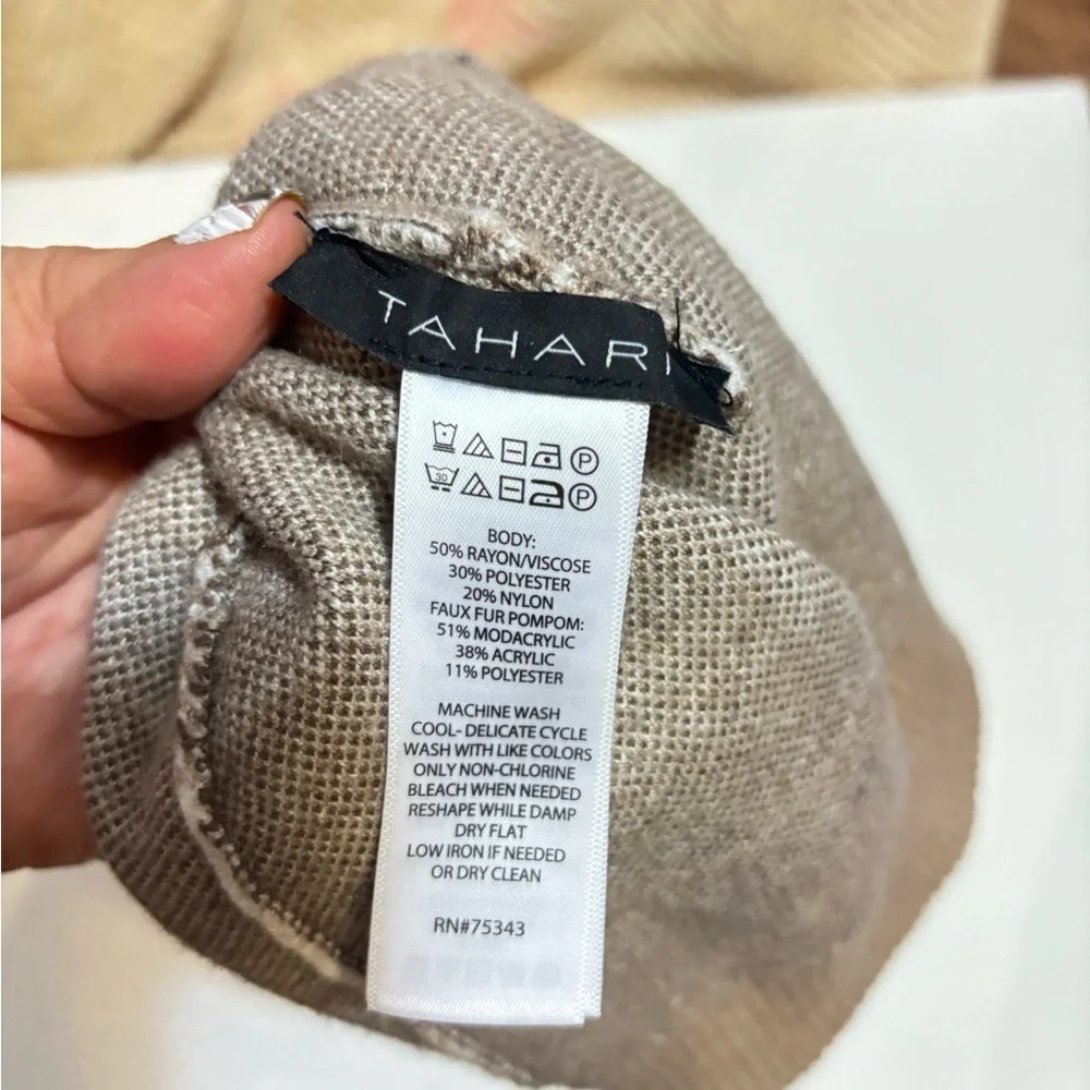 WOMEN BEANIE TAHARI